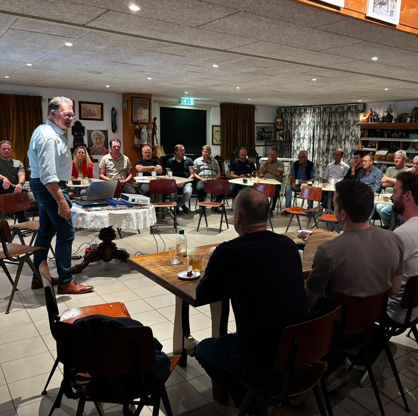 Nieuwe voorzitter Kees de Jong ontmoet leden Stichting Duinboeren en Maatschappij